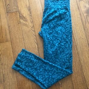 Ruched booty NEW L athletic Leggings